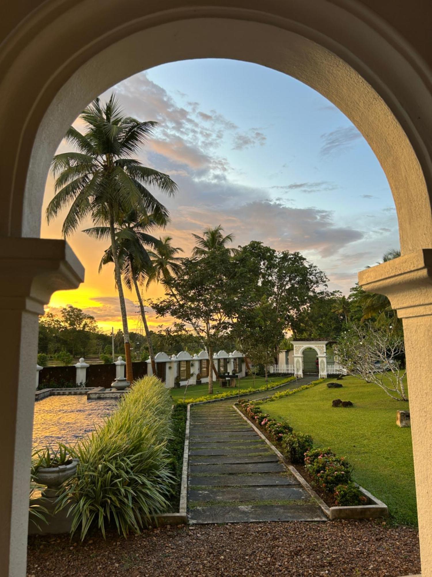 Villa Kubura Hikkaduwa Exterior photo