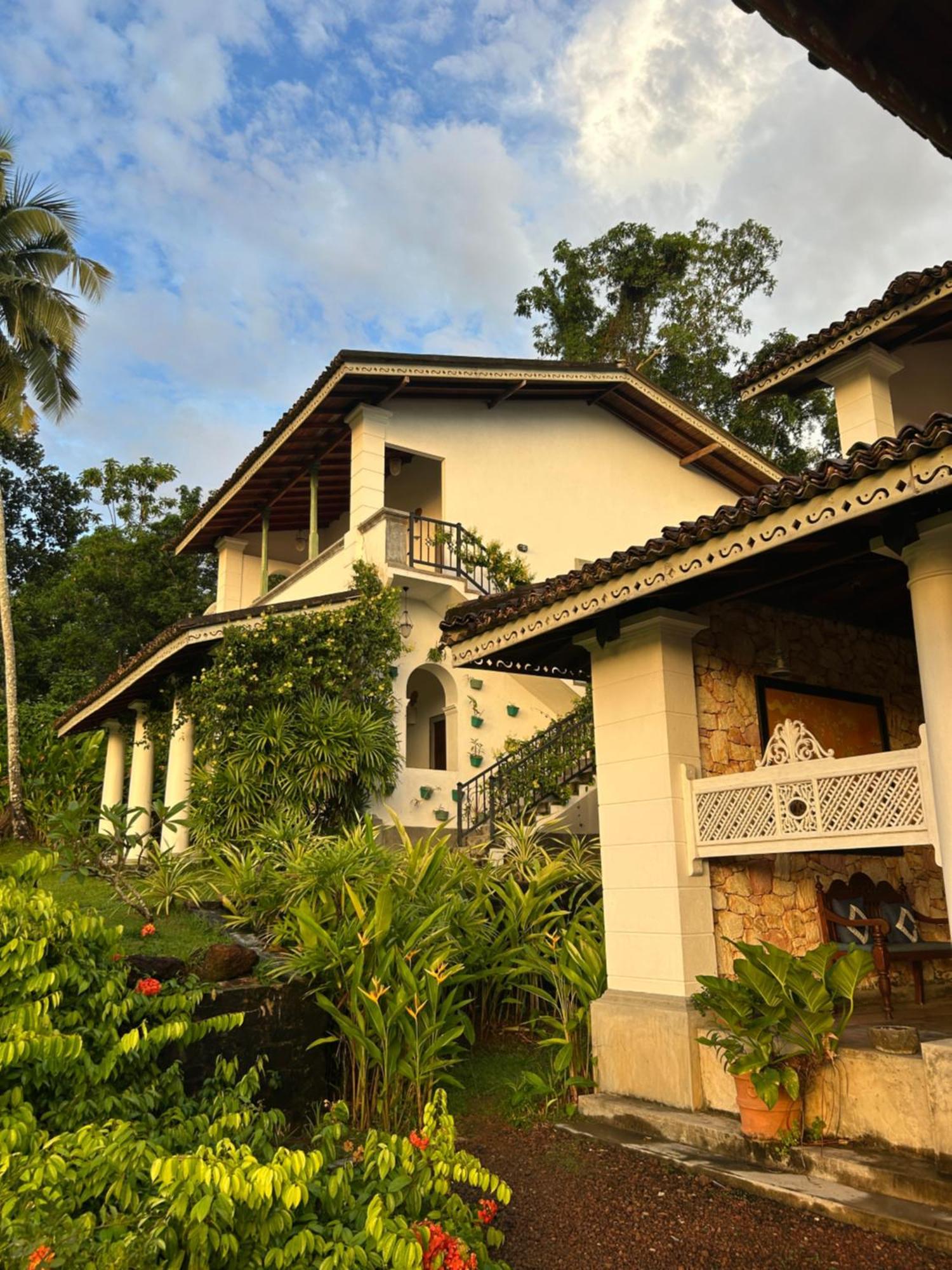 Villa Kubura Hikkaduwa Exterior photo